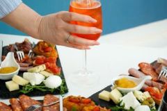 a28e29_700818fc912545b98070d138241f23f6mv2